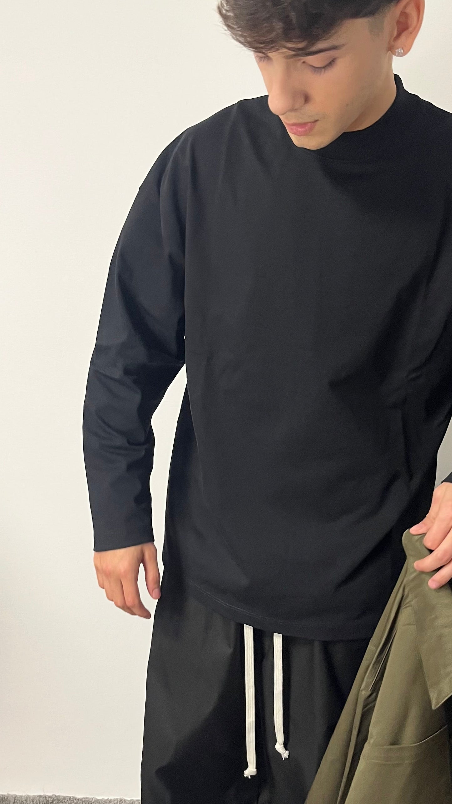 T-SHIRT MANICA LUNGA NERA