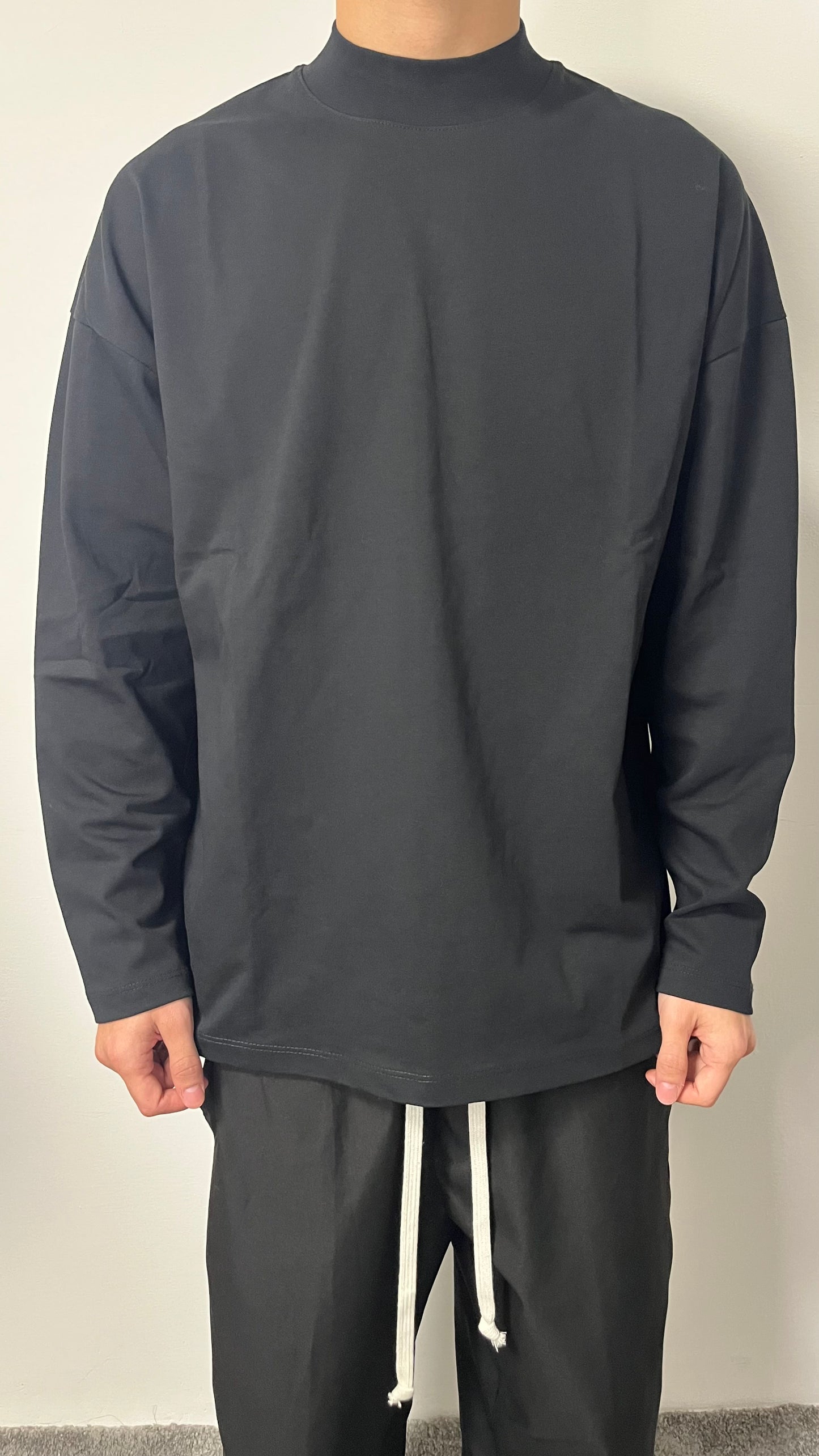 T-SHIRT MANICA LUNGA NERA