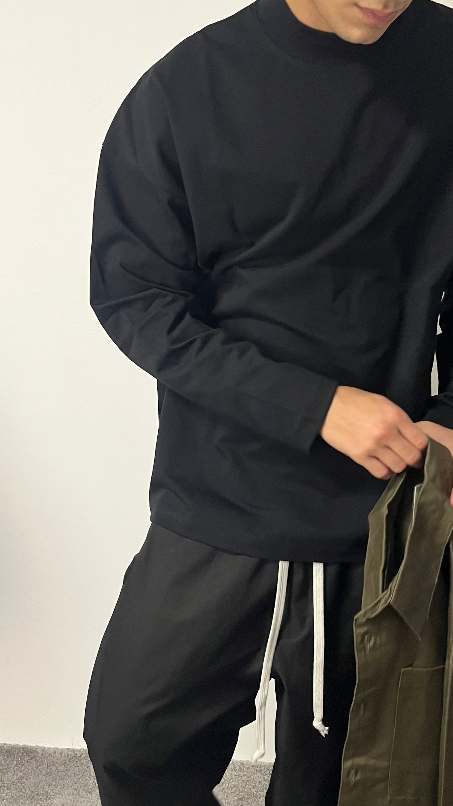 T-SHIRT MANICA LUNGA NERA